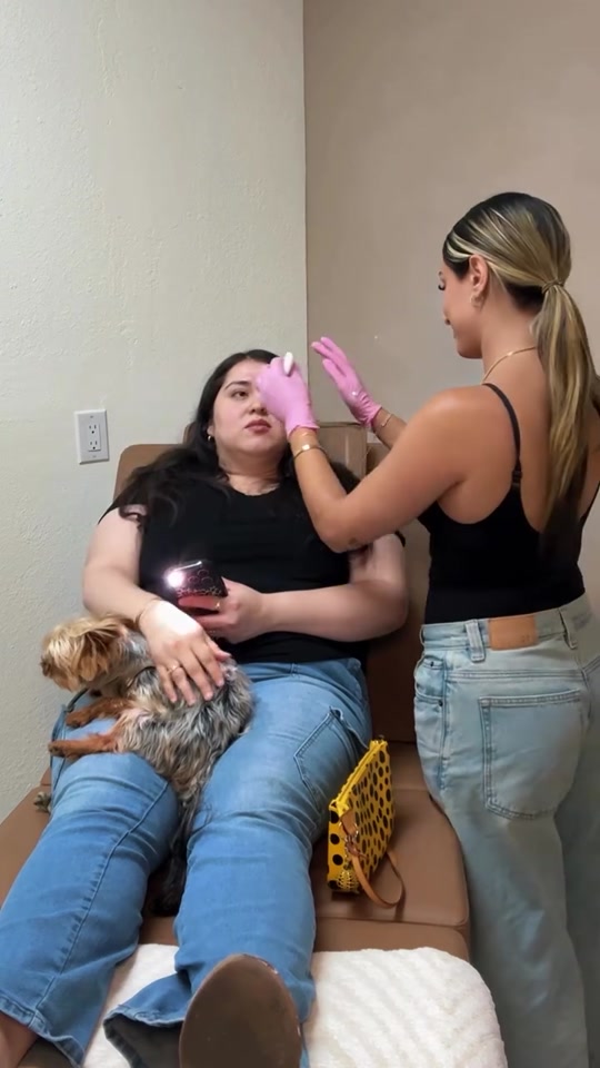 Tara Espari providing a personalized aesthetics treatment